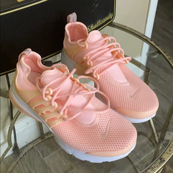 Nike Shoes - Pink Nike's pre-sto